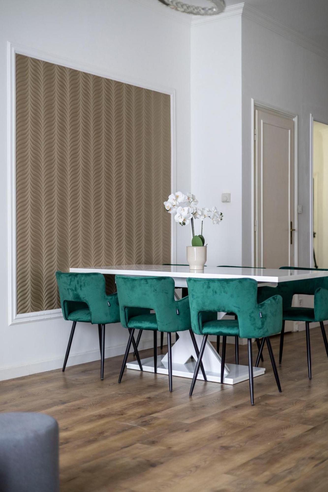 Luxy Spacious & Cozy With Balcony Budapest
