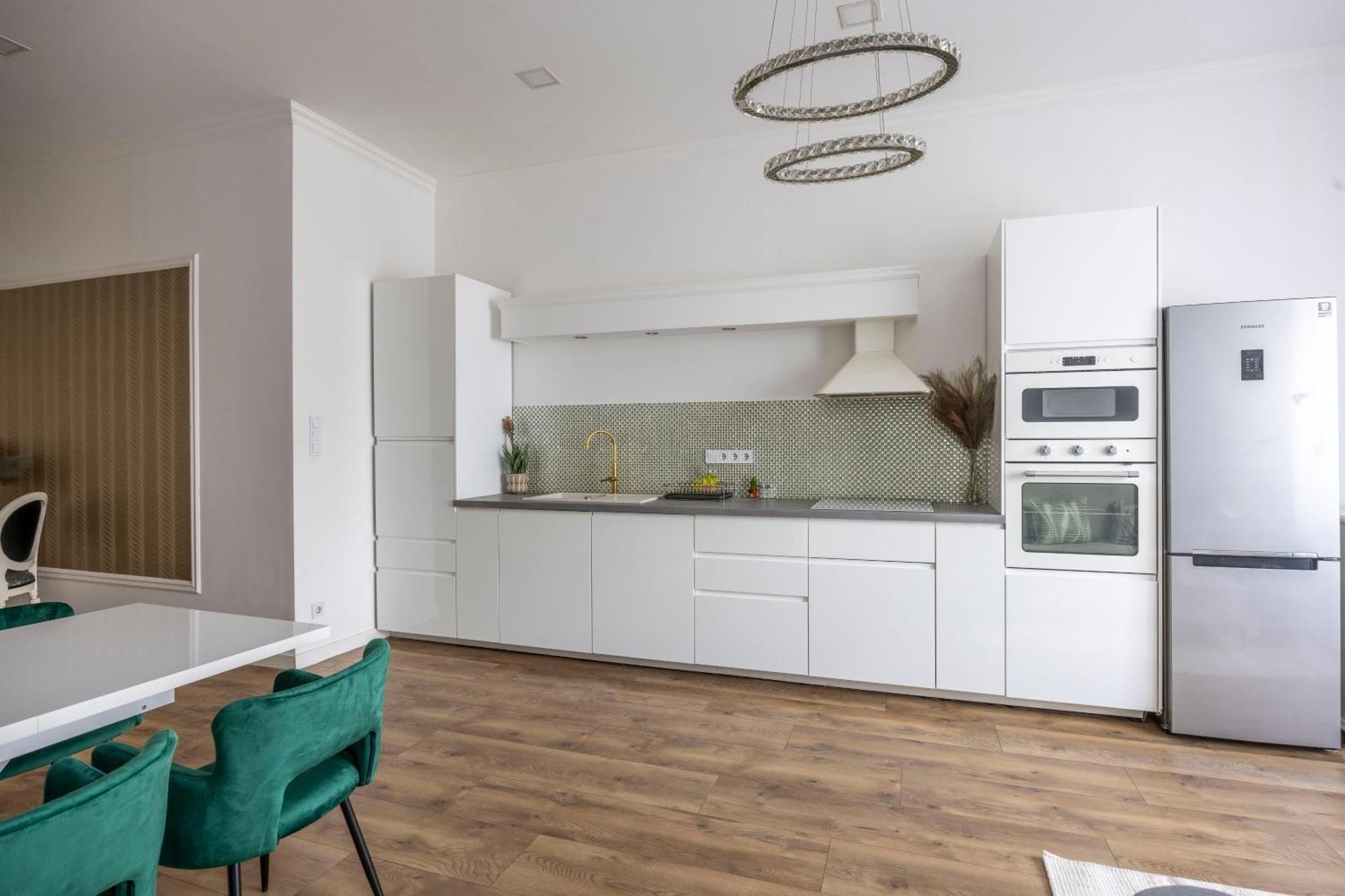 Luxy Spacious & Cozy With Balcony *