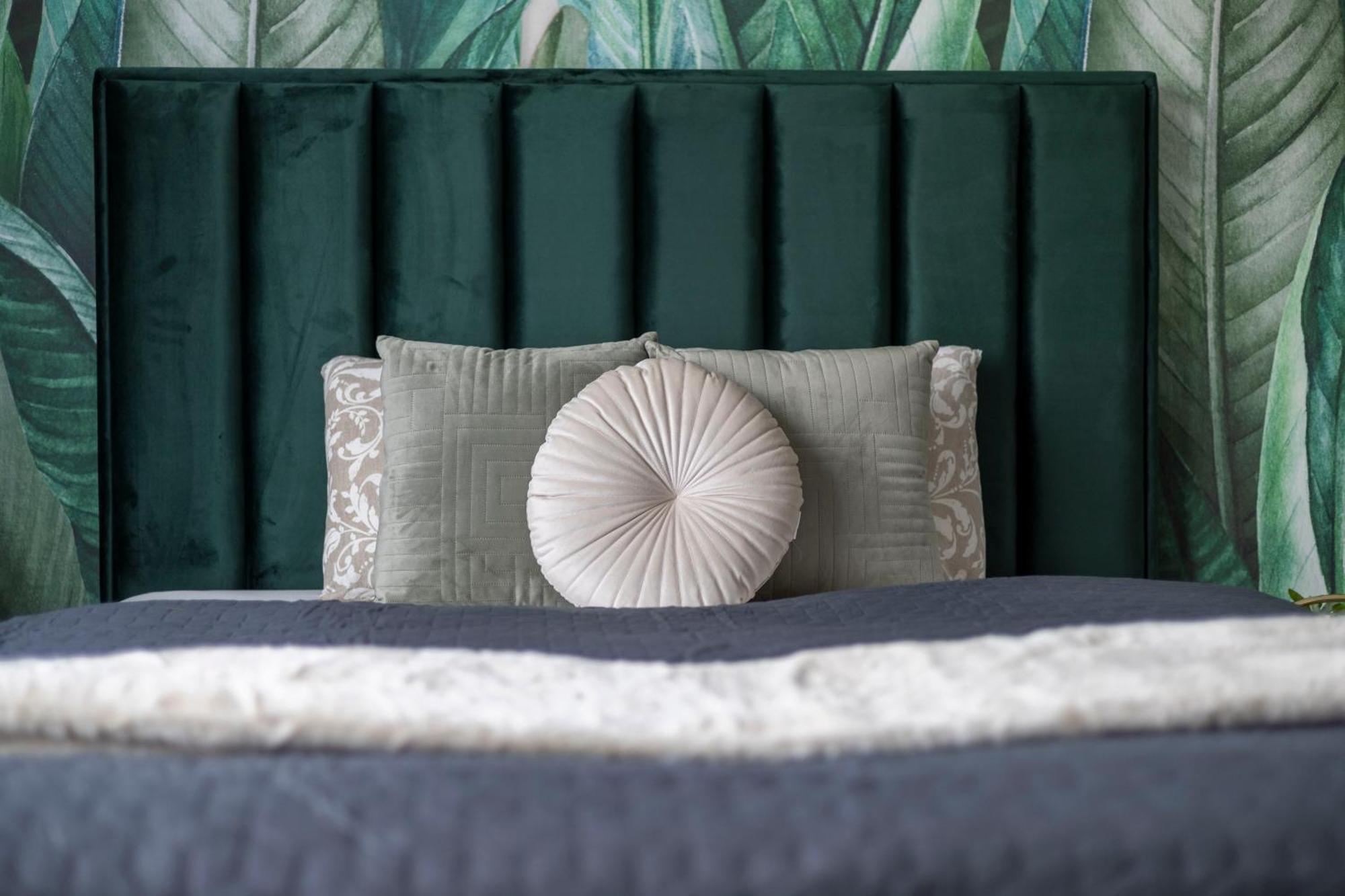 Apartman Luxy Spacious & Cozy With Balcony *