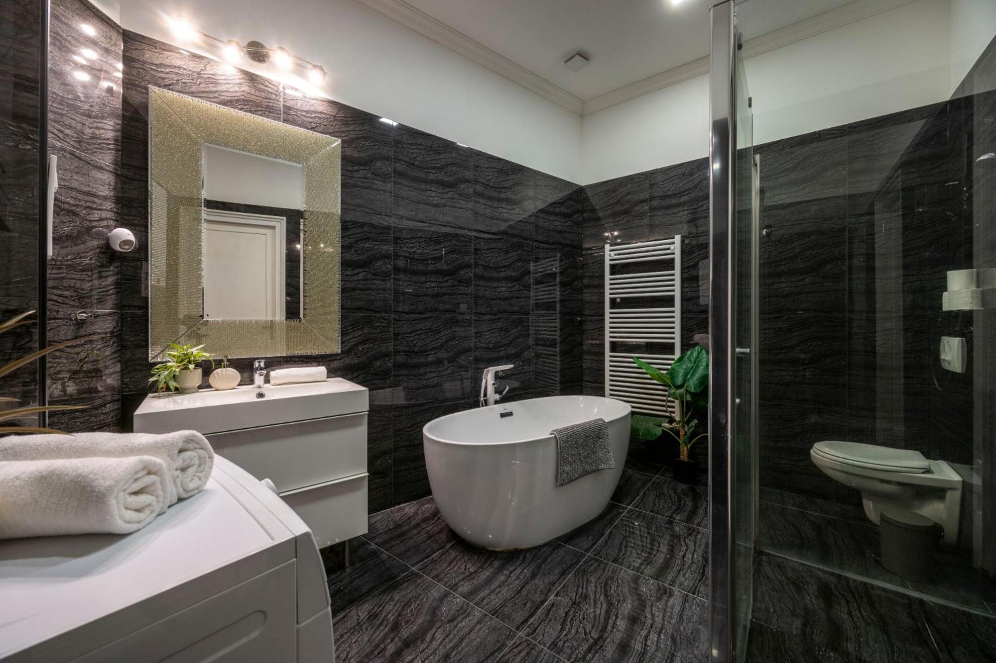 Appartement Luxy Spacious & Cozy With Balcony *